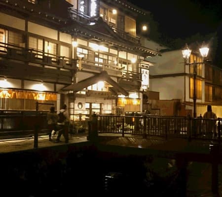 温泉旅館の画像