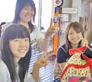 ロビーで記念に一枚。