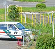 現実の道路を思わせる、ちょっと複雑な車線も再現！