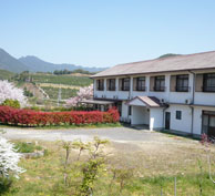 紀伊自動車学校は、三重県の南部にあるのどかな雰囲気の教習所です。