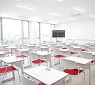 学科教室。採光性があり開放感あふれる雰囲気です。