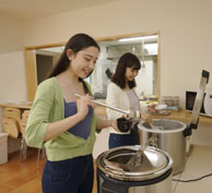 食堂風景。しっかり食べて次の教習に備えよう。