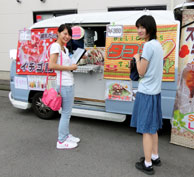 たまに売店カーも来校。合宿期間中に見かけたら色々購入しよう！