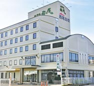 宿泊施設『ホテル西尾』は教習所隣接の直営ホテル。