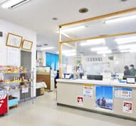 受付近くには売店があり、アイスやお菓子を買えます。