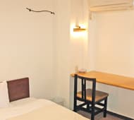 『男性用のホテルプラン』はこのような部屋に泊まれます。