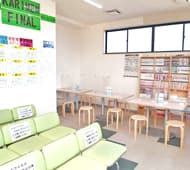 待合ロビーの近くには漫画コーナーもあります。