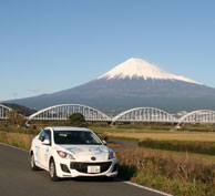 雄大な富士山が見られる路上教習は、静岡の教習所ならではの魅力です。