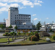 宿舎の『ホテル平成』は教習所隣接の直営ホテル。